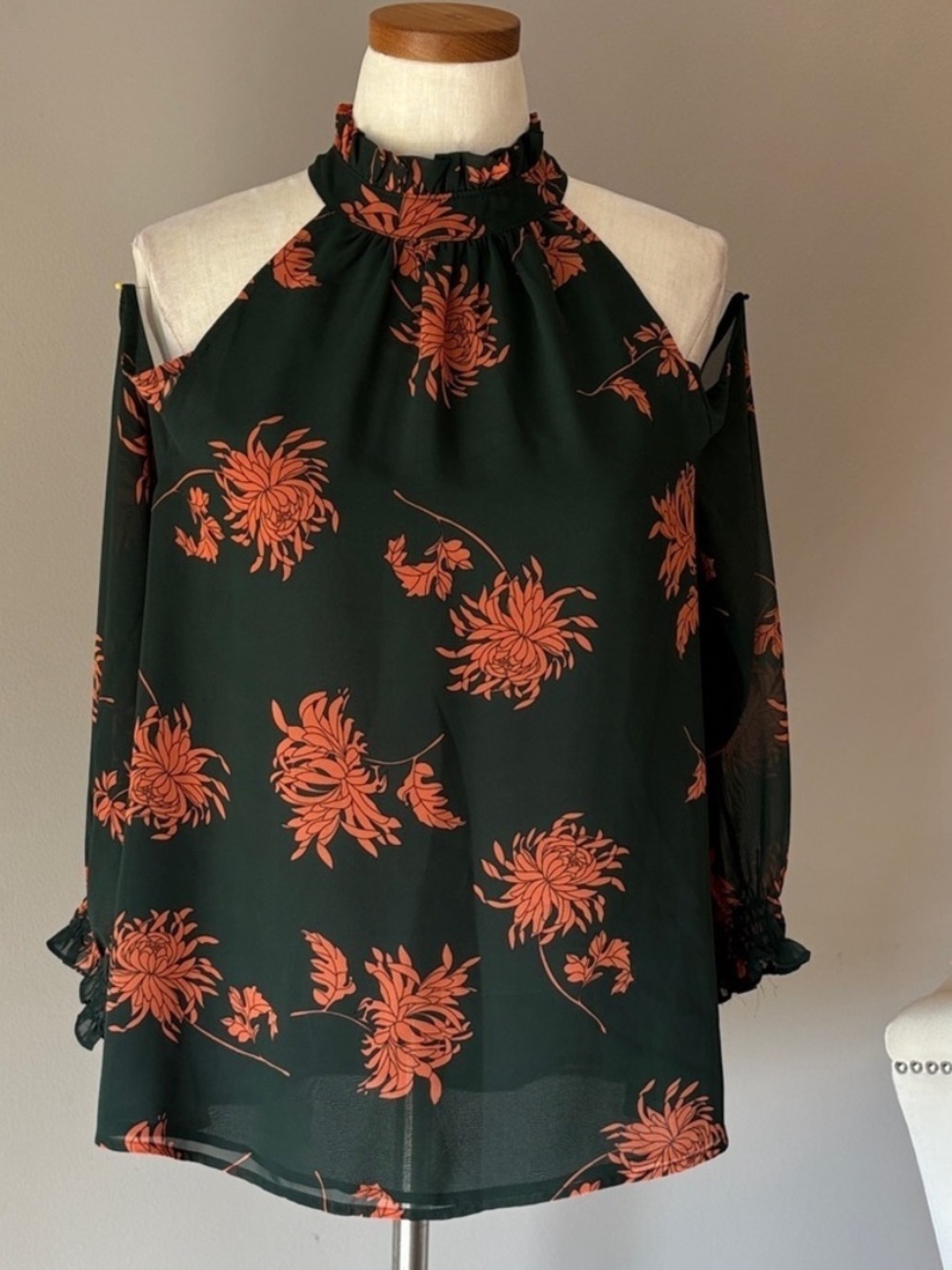 entro Dark Green Cold-Shoulder Halter Blouse rust orange Floral long sleeve M